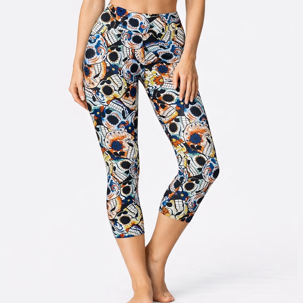 Onzie Leggings S/M Crop Capri Dia De Los Muertos Skulls Day of the Dead‎ Festive